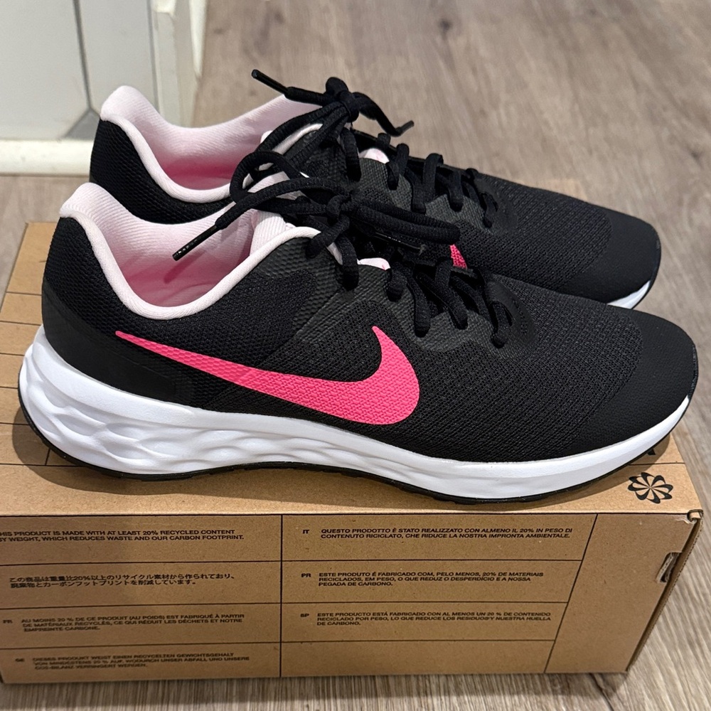 Nike Revolution Shoes New Girls